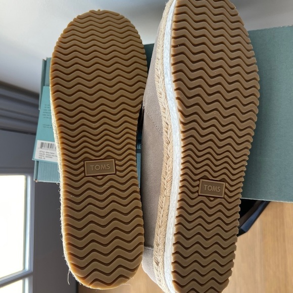 TOMS Palma Drizzle Grey Suede Slip On - Picture 12 of 14